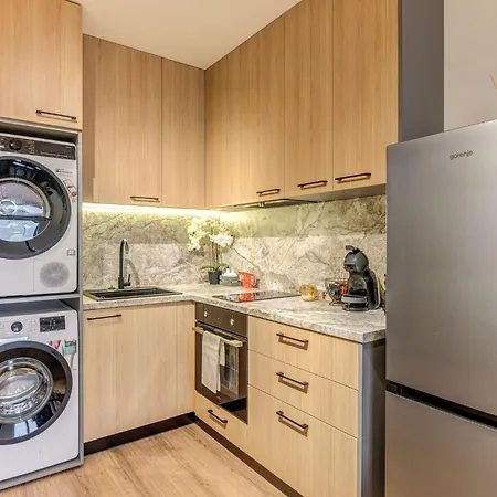 1bd Mountain Getaway In With Parking By Flat Mаnager Apartament